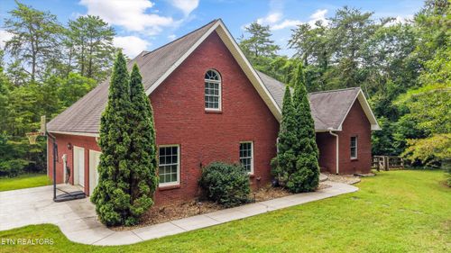 3727 Fox Creek Rd, Louisville, TN, 37777-3262 | Card Image