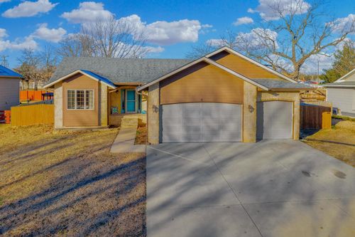 11 Honeysuckle Ct, Oxford, KS, 67119-8056 | Card Image