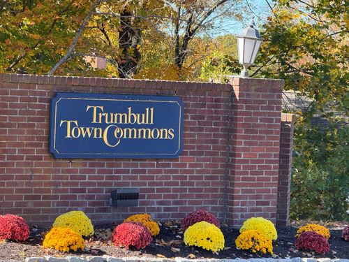 283-283 Mayfield Dr, Trumbull, CT, 06611-2362 | Card Image