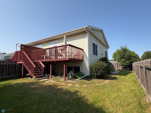 1802 27th Ave S, Fargo, ND, 58103-6622 | Card Image