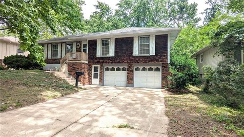 8933 Hunter St, Kansas City, MO, 64138-4546 | Card Image