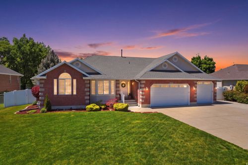776 Flint St, Layton, UT, 84041-4156 | Card Image
