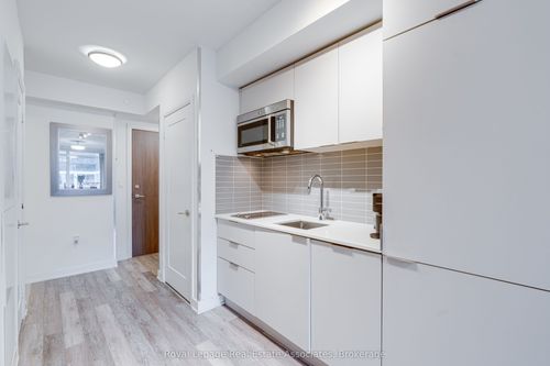 402-576 Front St W, Toronto, ON, M5V0P8 | Card Image