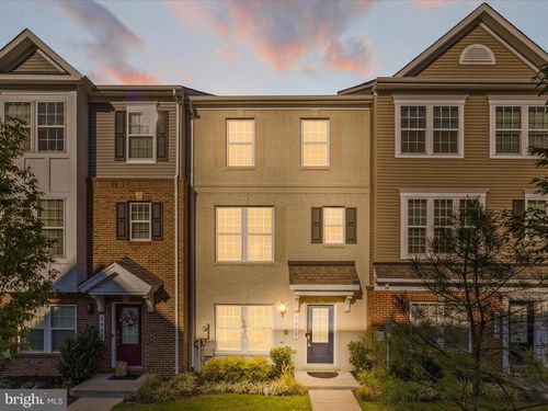 3015 Duvall Ridge Rd, LANDOVER, MD, 20785-1951 | Card Image