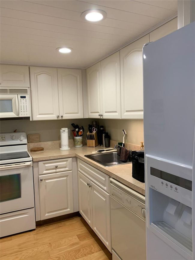 Kitchen | Image 11
