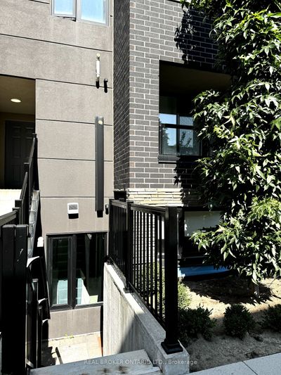 205 - 1137 Cooke Blvd, Condo with 1 bedrooms, 1 bathrooms and 1 parking in Burlington ON | Image 2