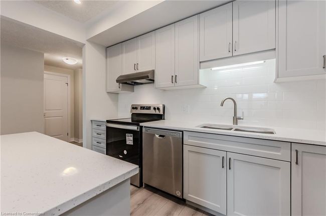 D057 - 142 Foamflower Pl, Townhouse with 3 bedrooms, 2 bathrooms and 1 parking in Waterloo ON | Image 11