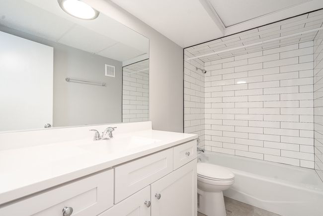 APT-2 - 21 S Waiola Ave, Condo with 2 bedrooms, 1 bathrooms and 1 parking in La Grange IL | Image 12