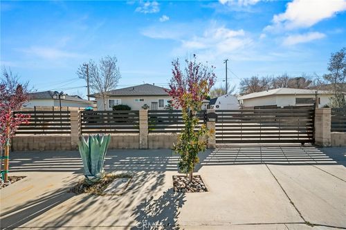 38870 Foxholm Dr, Palmdale, CA, 93551 | Card Image