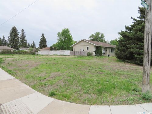 2301 Mckinnon Avenue S, Saskatoon, SK, S7J1N7 | Card Image