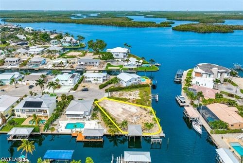 18 Avenida Carita, FORT MYERS BEACH, FL, 33931-4206 | Card Image