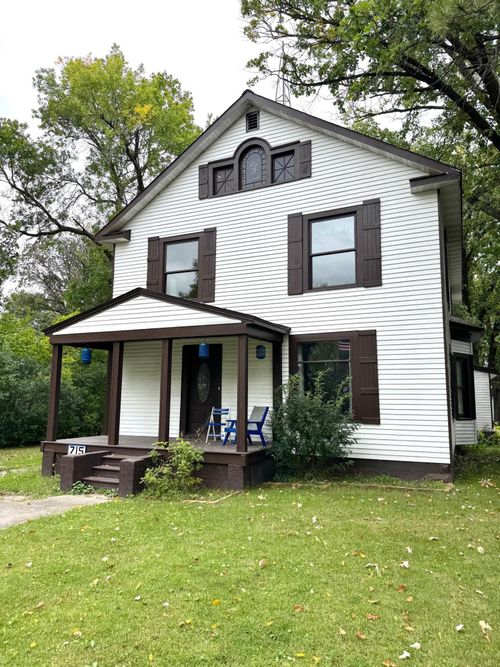 715 Lake St Ne, Warroad, MN, 56763-2312 | Card Image