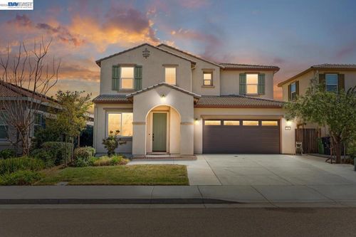 230 Steven Bridges Ln, Tracy, CA, 95377-1170 | Card Image