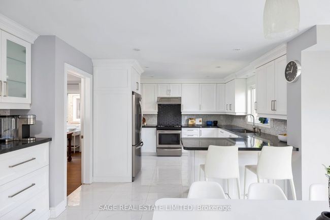 42 Miranda Crt, House other with 6 bedrooms, 5 bathrooms and 2 parking in Thornhill ON | Image 13