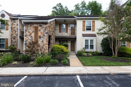 274 Valley Stream Ln, CHESTERBROOK, PA, 19087-5861 | Card Image