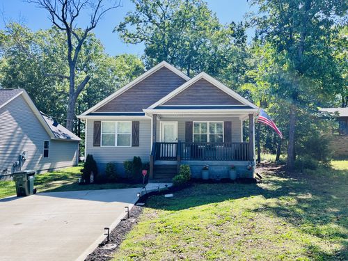 103 Oak Park Dr, Dickson, TN, 37055-3130 | Card Image