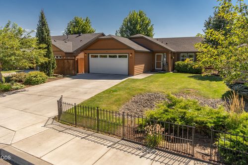 3434 Dogwood Ave, Redmond, OR, 97756-8430 | Card Image