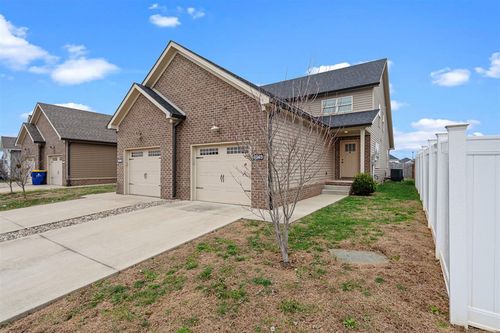 6563 Night Horse Cir, Bowling Green, KY, 42101-7583 | Card Image