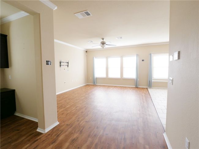 10020 Pinnacle Crest Loop, House other with 3 bedrooms, 3 bathrooms and 4 parking in Austin TX | Image 10