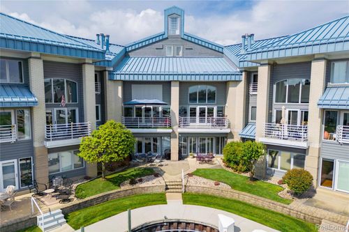 24 Kreger Dr, Wyandotte, MI, 48192-6259 | Card Image