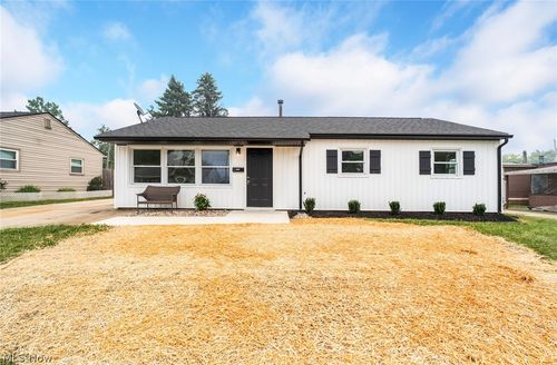 2402 Morris Ave Ne, Canton, OH, 44705-3470 | Card Image