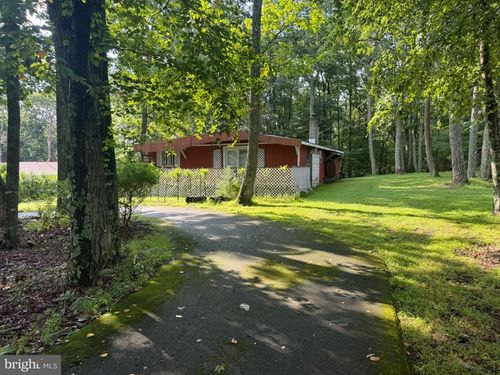 1222 Valley Dr, East Stroudsburg, PA, 18302-6910 | Card Image