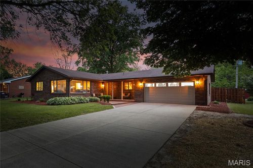 5 Magnolia Dr, Moro, IL, 62067-1020 | Card Image