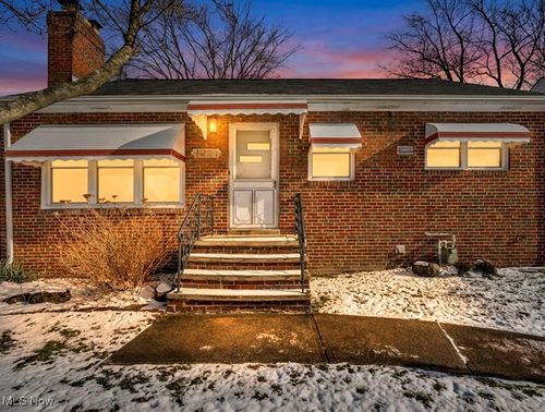 1221 Belrose Rd, Mayfield Heights, OH, 44124-1528 | Card Image