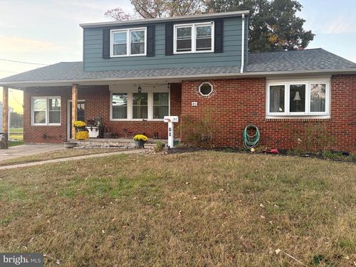 40 Woodlane Dr, Blackwood, NJ, 08012-4507 | Card Image