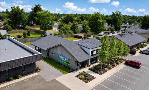 1129 Nw J St, Bentonville, AR, 72712-4132 | Card Image