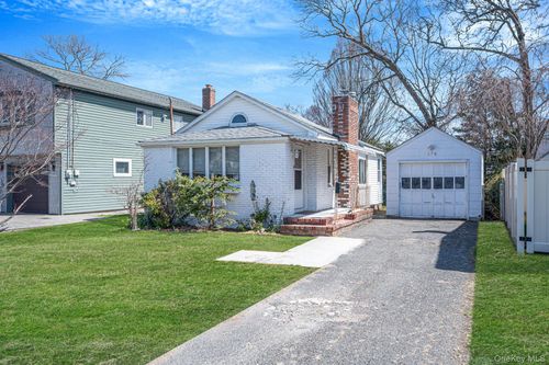 170 Beachview Street, Babylon, NY, 11726 | Card Image