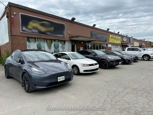 56 Toro Rd, North York, ON, M3J2A8 | Card Image