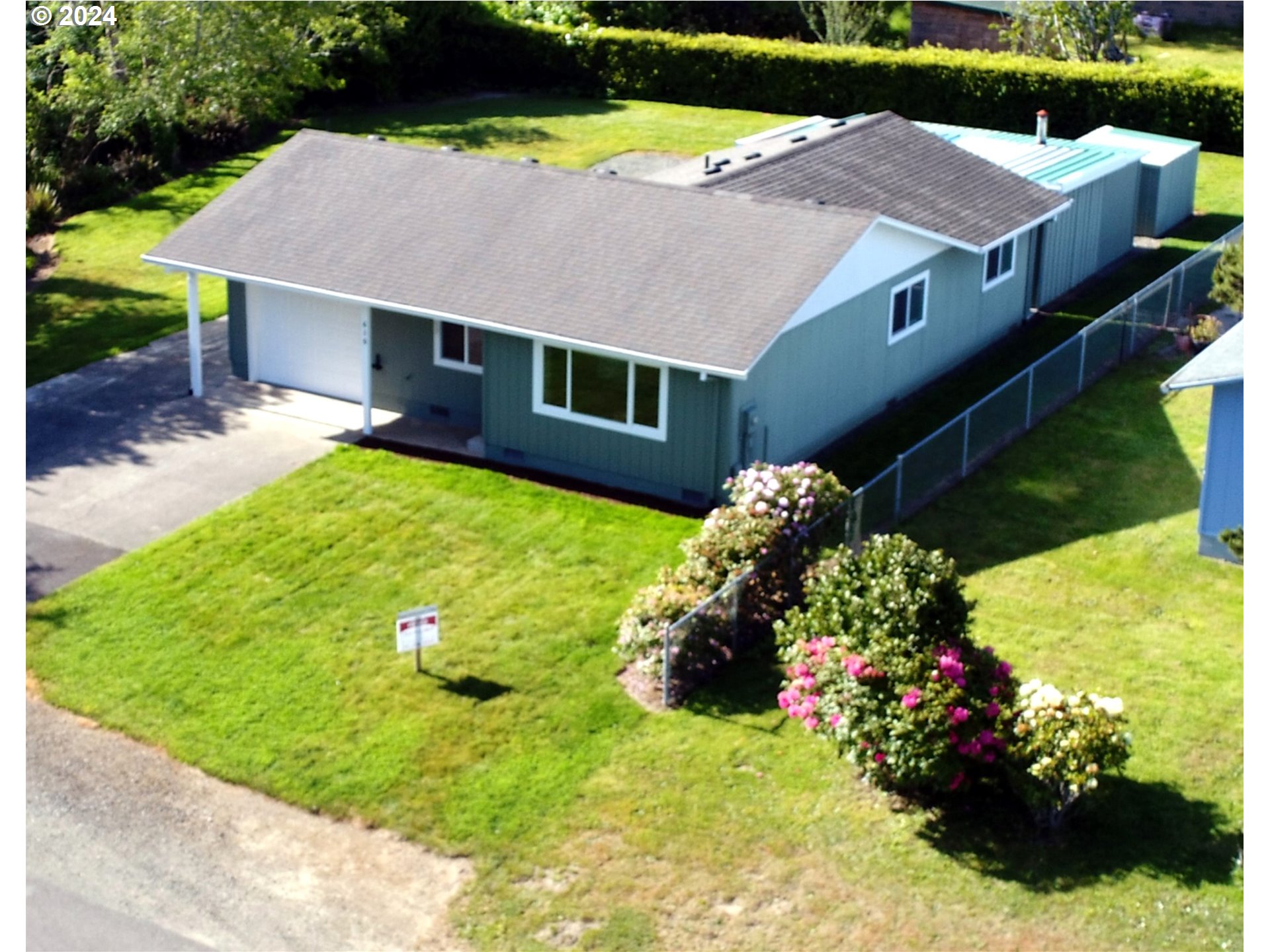 10th St, Bandon, OR 97411