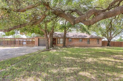 1305 N Broadway St, Mertzon, TX, 76941 | Card Image