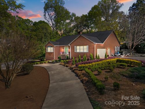 961 Confederate Ave, Salisbury, NC, 28144-2826 | Card Image