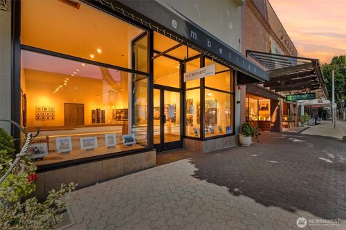 511 S 1st St, Mount Vernon, WA, 98273-3808 | Card Image