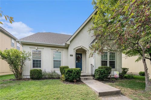 2906 Gentry Park, North Kansas City, MO, 64116-2914 | Card Image