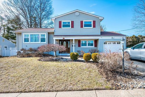 79 Beechwood Ave, Edison, NJ, 08837-2329 | Card Image