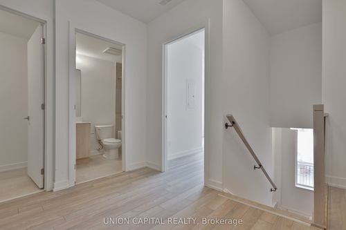 d203-2 Red Squirrel Lane, Richmond Hill, ON, L4S0P5 | Card Image