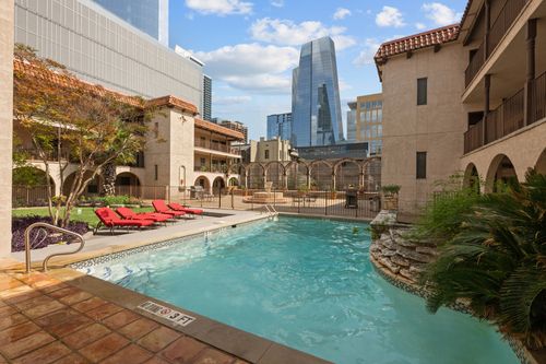 113-505 W 7th St, Austin, TX, 78701-2827 | Card Image
