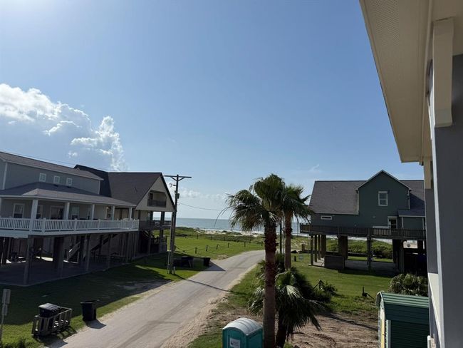 867 Bavers Ln, House other with 4 bedrooms, 3 bathrooms and 1 parking in Crystal Beach TX | Image 10