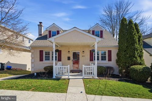 911 Righter St, CONSHOHOCKEN, PA, 19428-1535 | Card Image