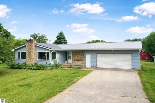 3777 20 Mile Rd, Marion, MI, 49665-9396 | Card Image