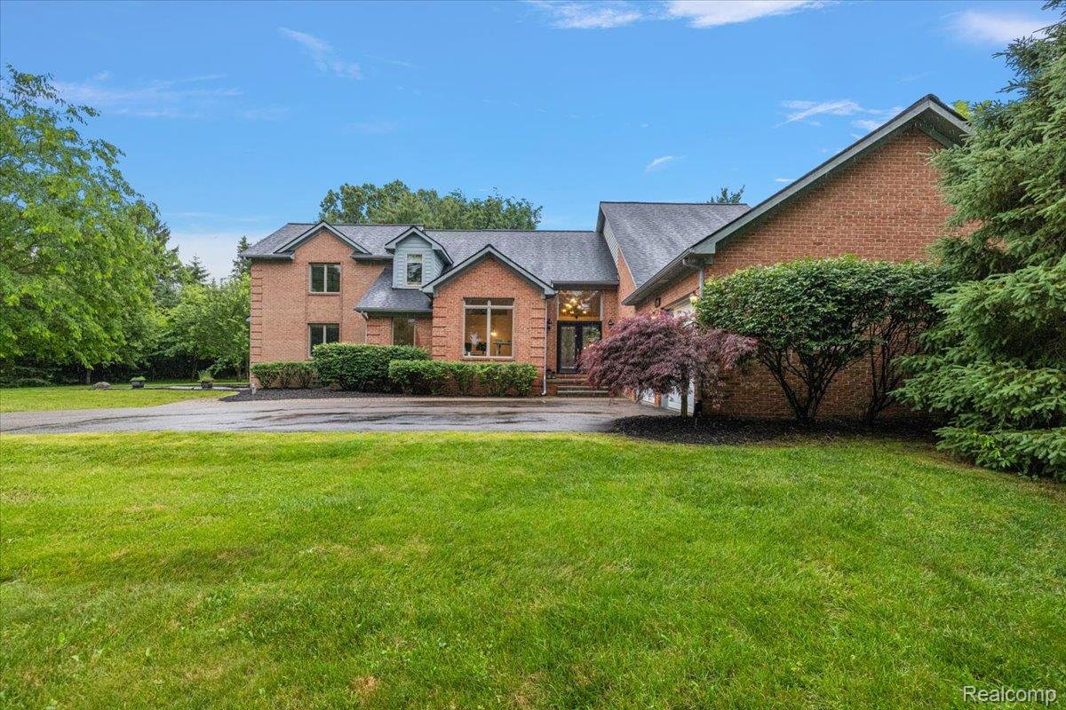 Residential in Commerce Charter Township 2