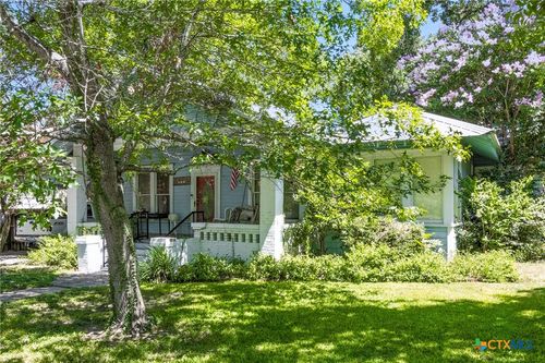 409 E Bowie St, Luling, TX, 78648-3001 | Card Image