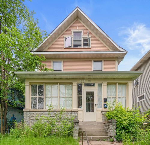 1067 Jessie St, Saint Paul, MN, 55130-3812 | Card Image