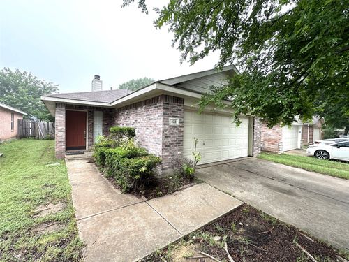 822 Savage Dr, Denton, TX, 76207-8125 | Card Image