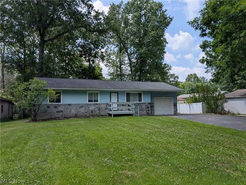 18015 Hillcrest Dr, Lake Milton, OH, 44429-9728 | Card Image