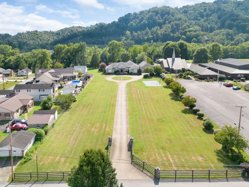 87 Ball Park St, Allen, KY, 41601-9414 | Card Image