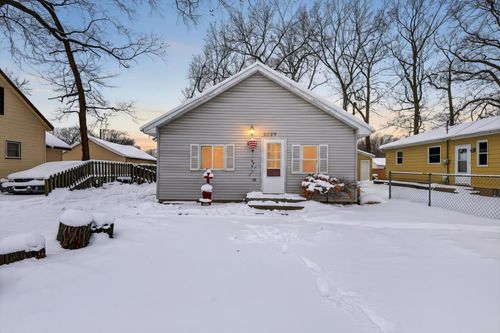 3757 Michael Ave Sw, Wyoming, MI, 49509-3943 | Card Image